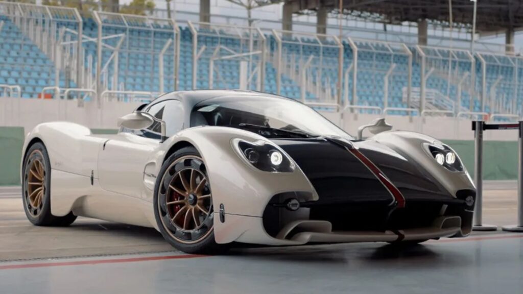 Pagani Utopia na diagonal no Brasil.