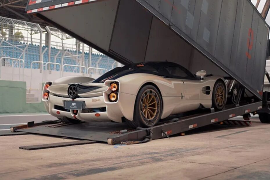 Pagani Utopia chega ao Brasil.
