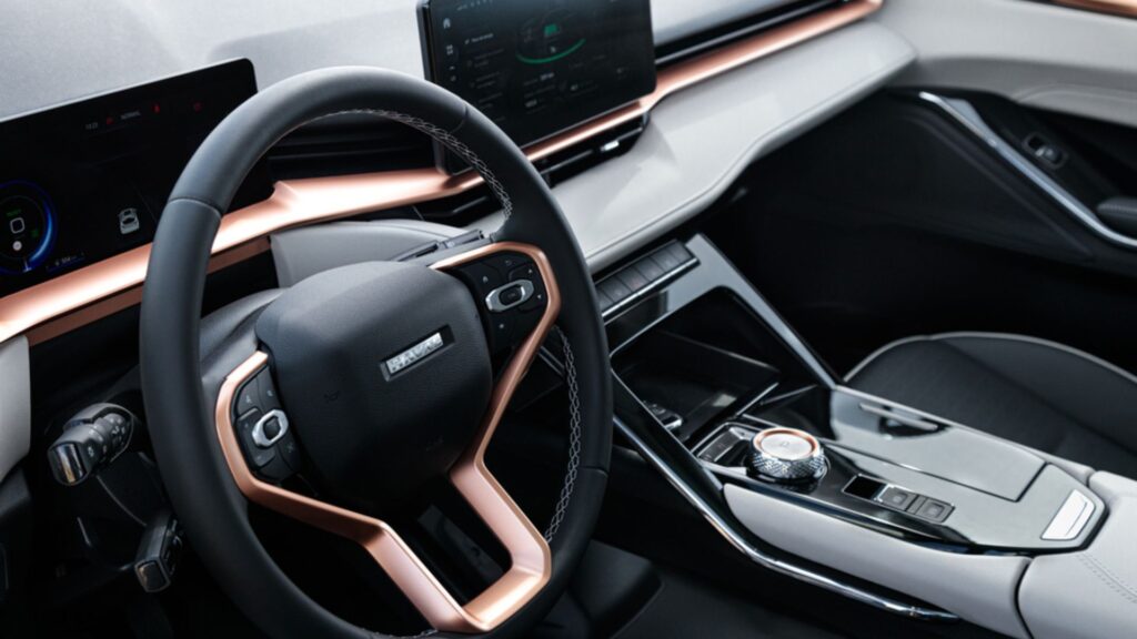 Interna do Haval H6 One híbrido.