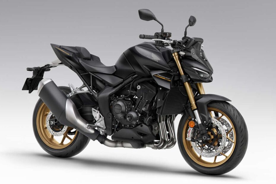 Honda CB1000 Hornet preta na diagonal em um fundo branco.