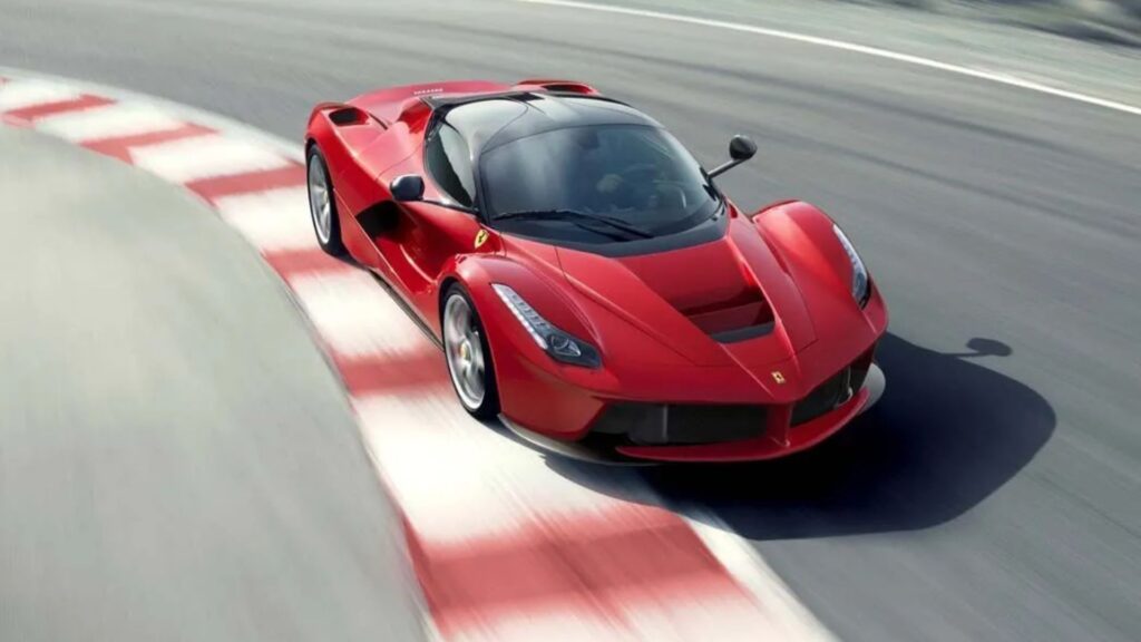 Ferrari LaFerrari é um dos Carros com IPVA mais caros em 2025.