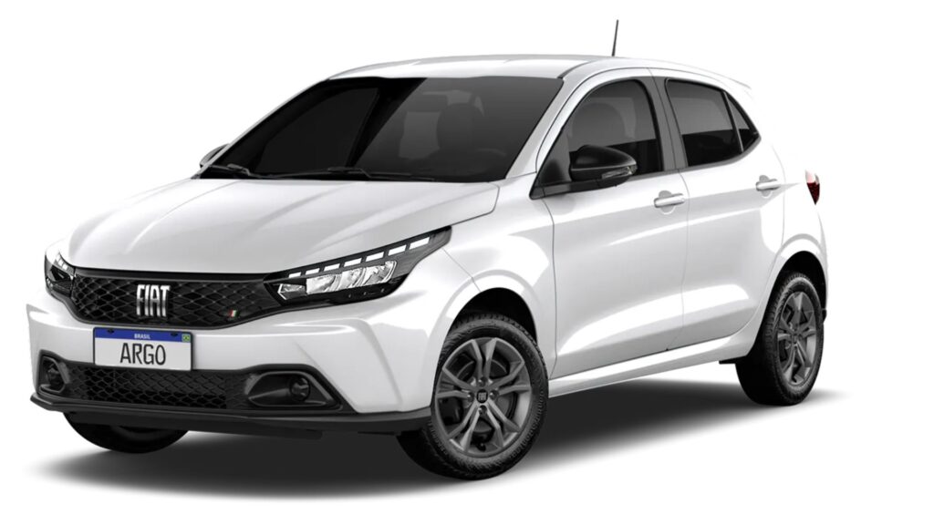 Fiat Argo 2026 branco parado na diagonal em um fundo branco.