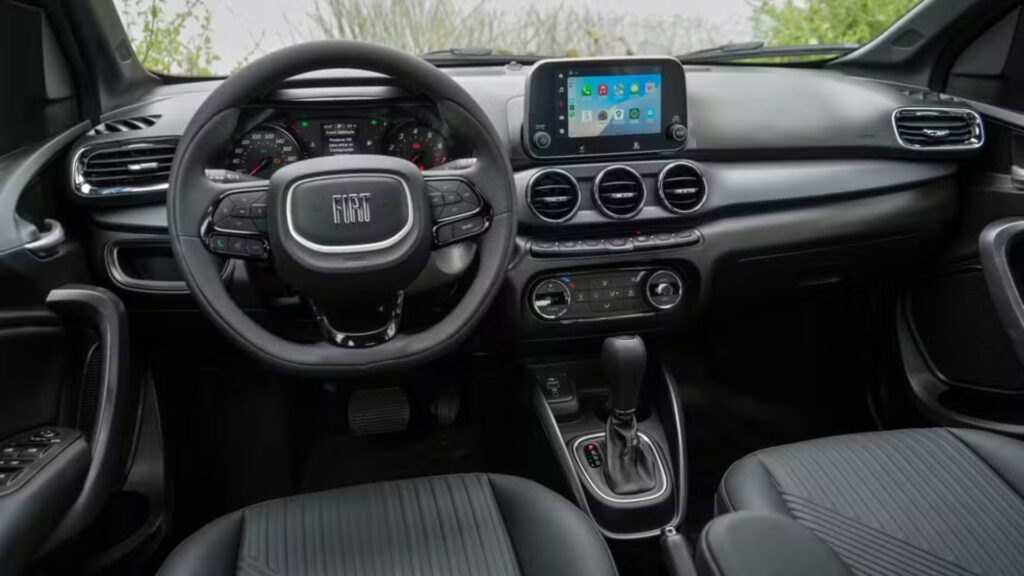Interna do Fiat Cronos 2026.