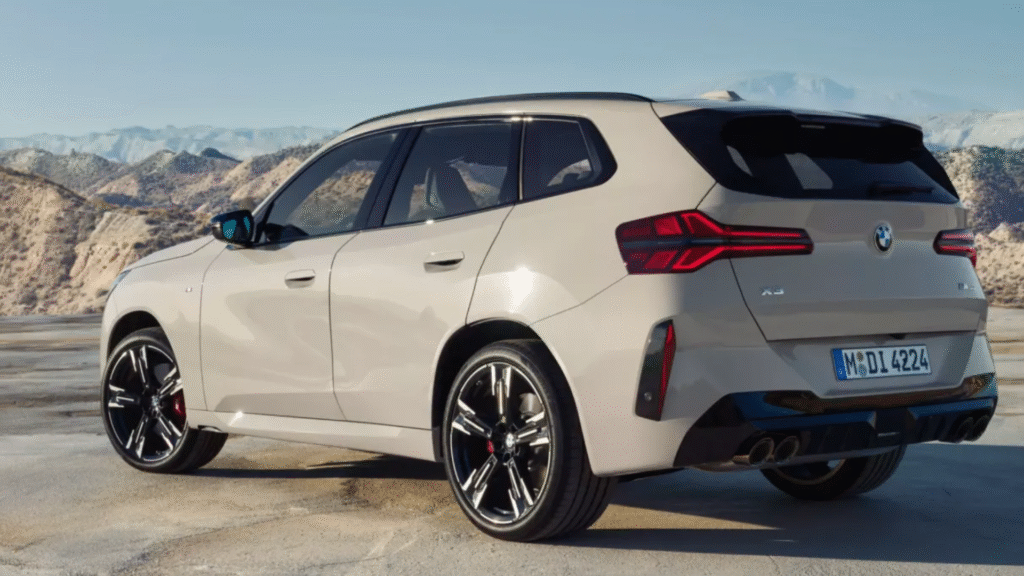 Traseira da Novo BMW X3.