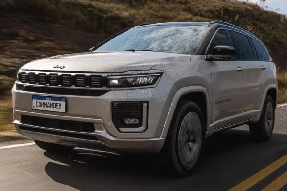 Jeep Commander 2026 em movimento na estrada.