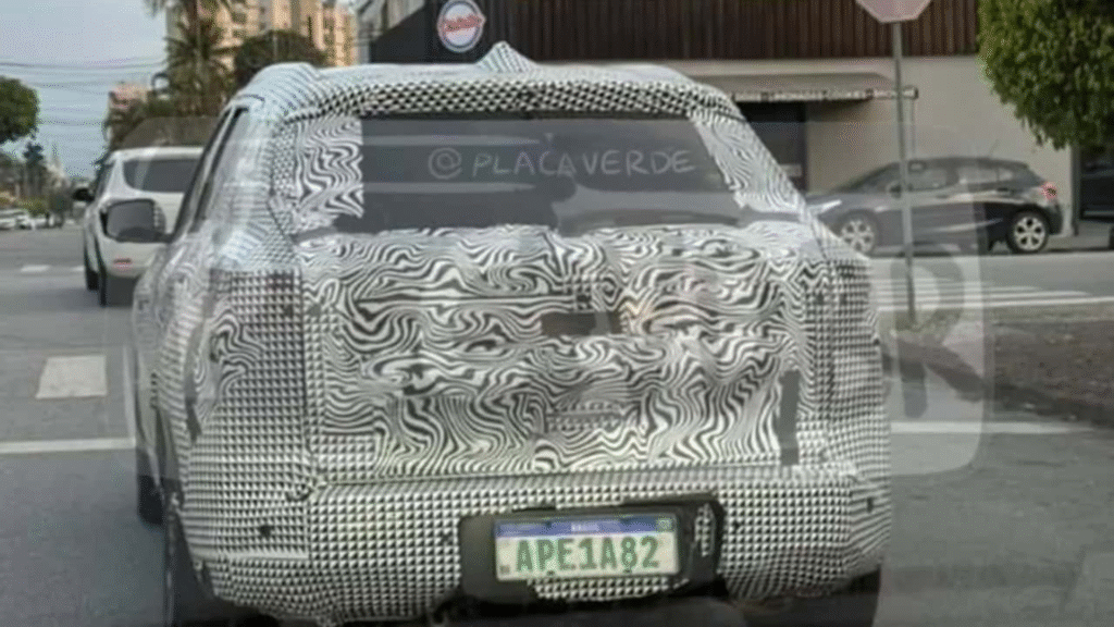 Traseira do Nissan Kait.