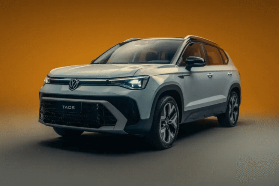 Volkswagen Taos 2026 parado na diagonal.