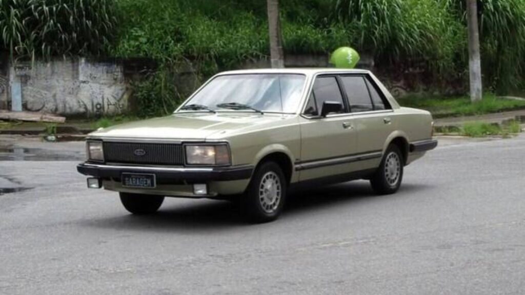 Carro antigo.