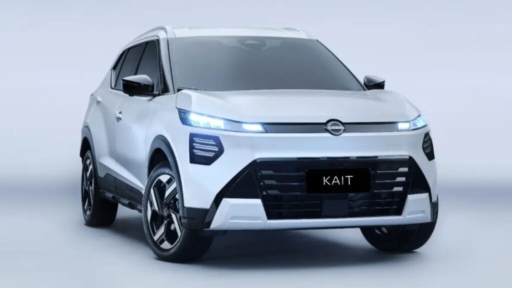 Nissan Kait branco parado.
